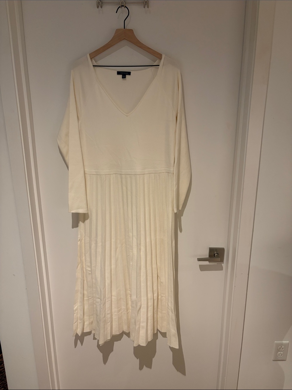 Ann Taylor Cream V-Neck Pleated Midi sweater Dress